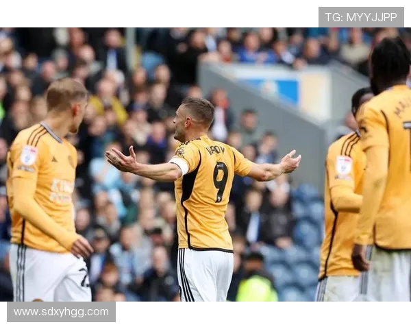 滕哈格力挺希克留队，勒沃库森锋霸遭英超意甲哄抢(1)